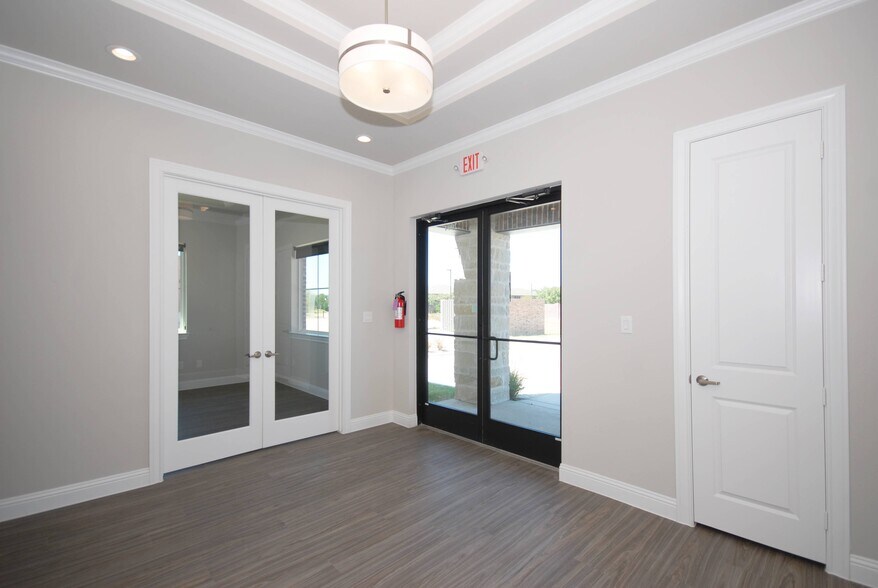 More Photos Of 2601 Little Elm Pky, Little Elm Office For Lease