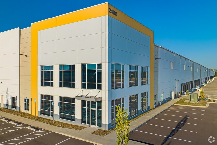 More Photos Of 2400 Stateline Rd W, Southaven Distribution For Lease