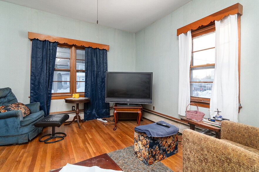 More Photos Of 388 Child St, Warren Freestanding For Sale