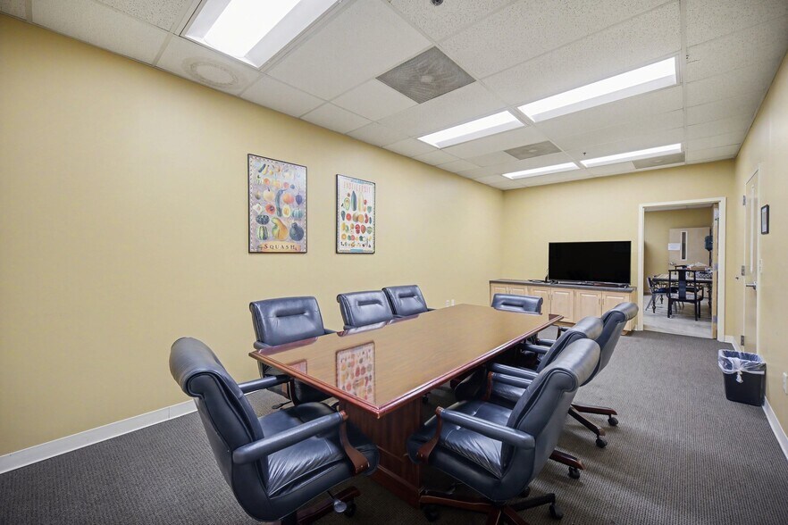 More Photos Of 10810 Withers Cove Park Dr, Charlotte Warehouse For Lease