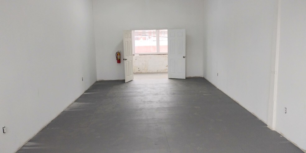 More Photos Of 60 Dickerson St, Newark Light Manufacturing For Lease