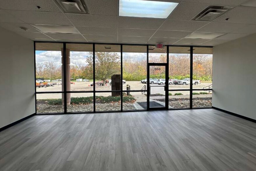 More Photos Of 1330 Kemper Meadow Dr, Cincinnati Light Manufacturing For Sale