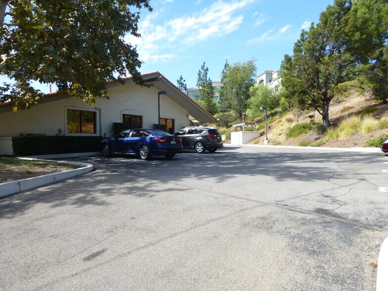 More Photos Of 191 Wilbur Rd, Thousand Oaks Medical For Lease