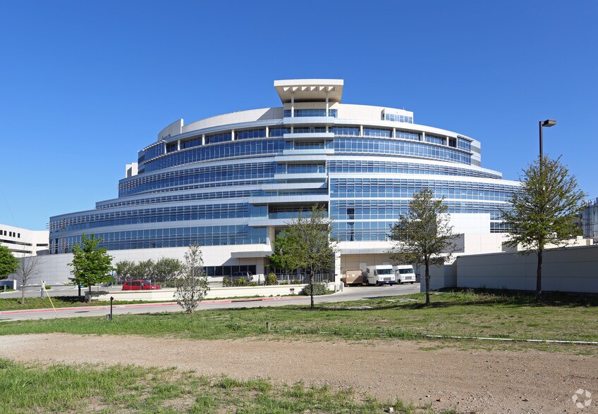 More Photos Of 3410 Worth St, Dallas Medical For Lease