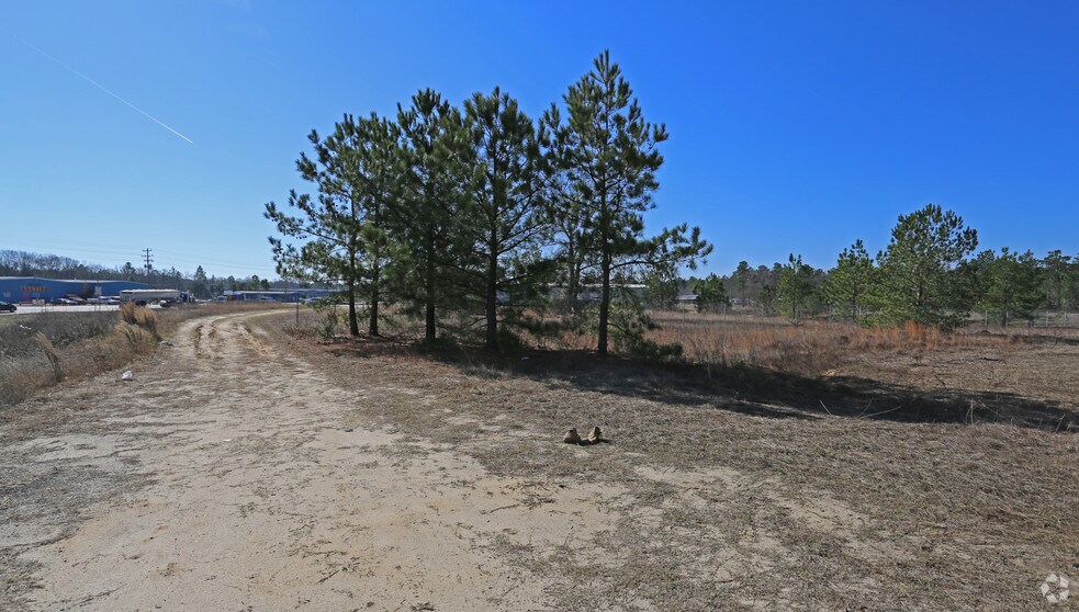 More Photos Of 2806 S Lake Dr, Lexington Land For Lease