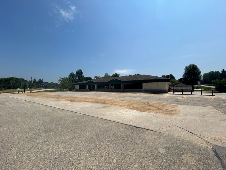 Primary Photo Of 3827 Pederson Dr, De Forest Convenience Store For Sale