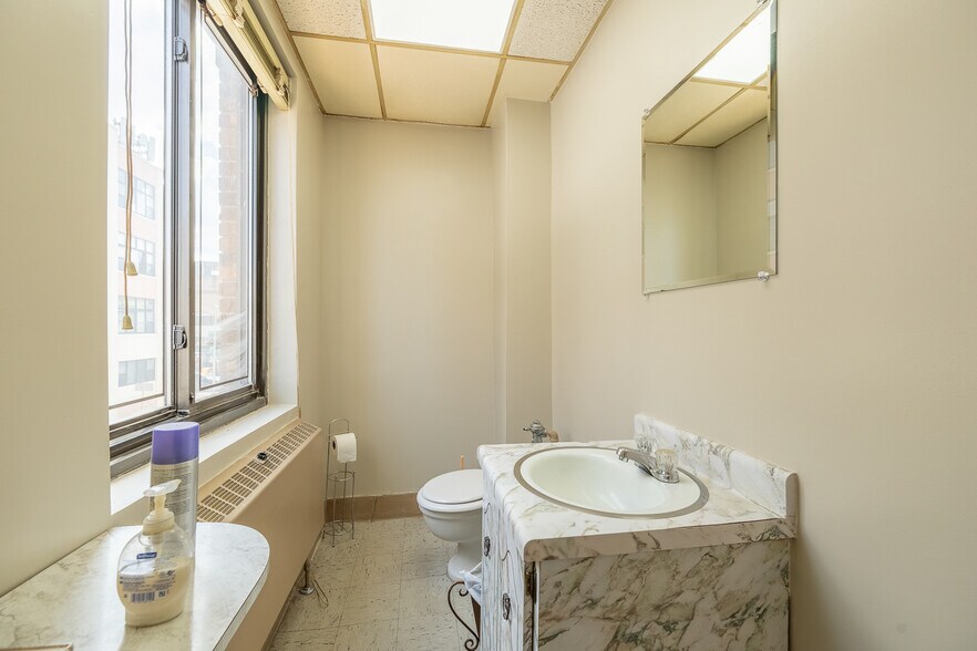More Photos Of 4332 33rd St, Long Island City Industrial For Sale