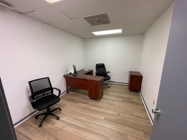 More Photos Of 3885 N Palafox Hwy, Pensacola Warehouse For Sale