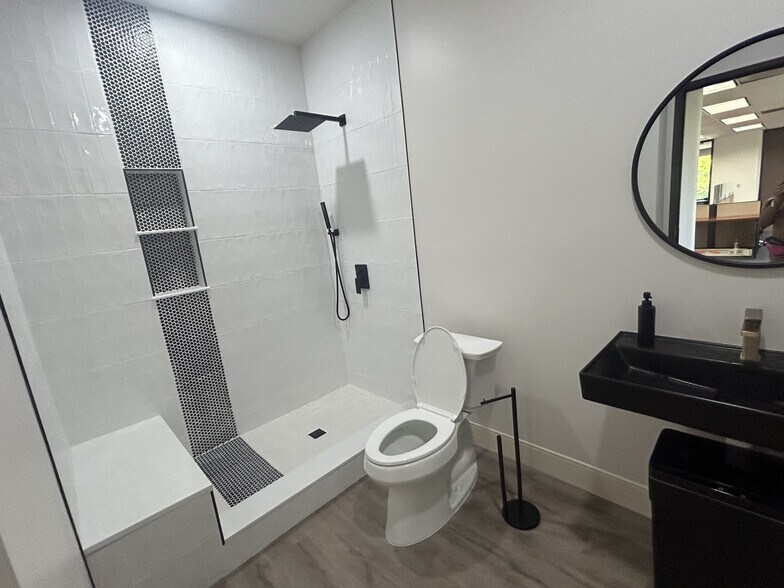 More Photos Of 1524 Brookhollow Dr, Santa Ana Coworking Space