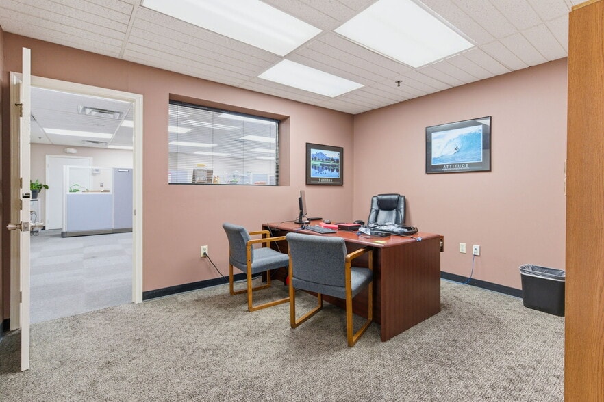 More Photos Of 1812 Cargo Ct, Louisville Warehouse For Lease