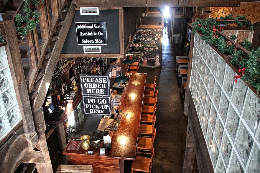 More Photos Of 13 W 10th St, Anniston Storefront For Sale