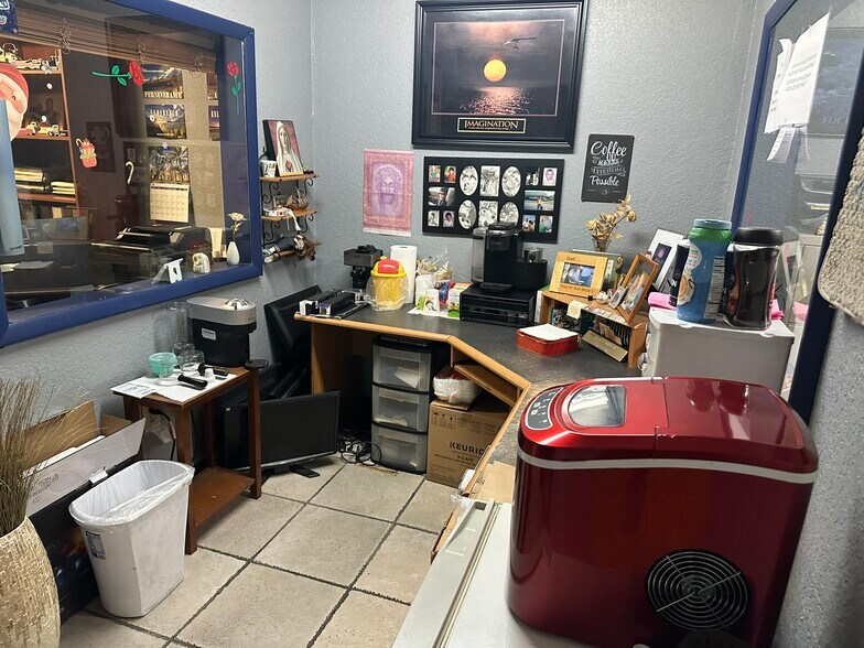 More Photos Of 9180 NW 119th St, Hialeah Warehouse For Sale