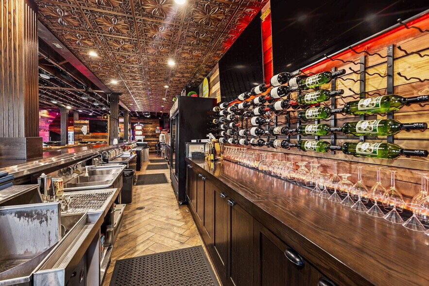 More Photos Of 316 N Main St, Columbia Storefront Retail Office For Sale