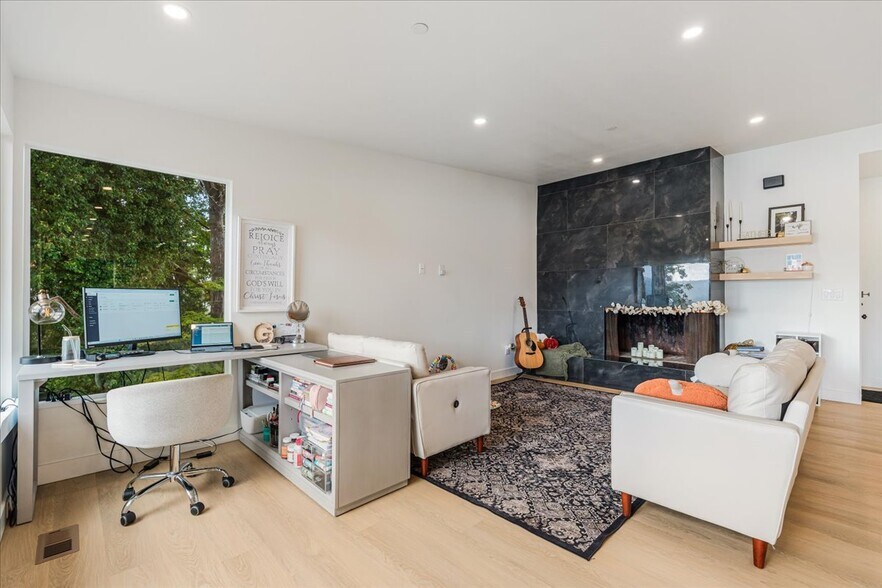 More Photos Of 520 Columbia St, Cathlamet Apartments For Sale