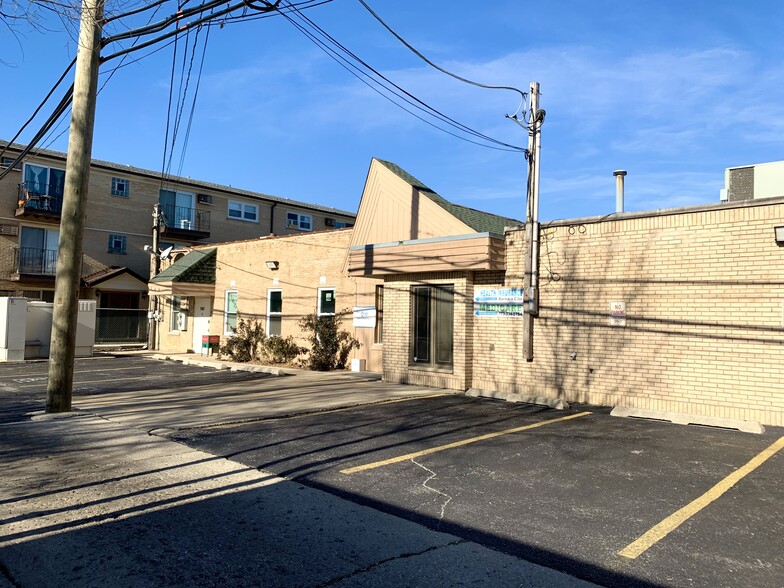 More Photos Of 7107 W Belmont Ave, Chicago Medical For Lease