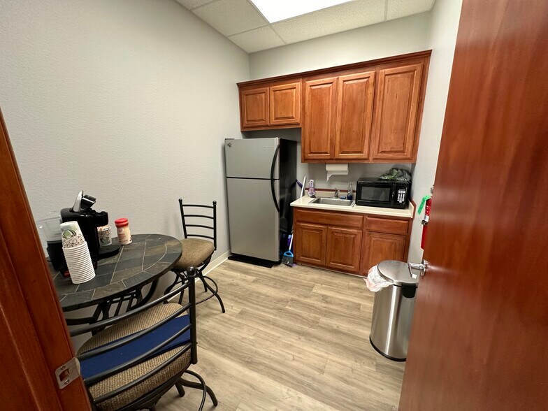 More Photos Of 9381 E Stockton Blvd, Elk Grove Office For Sale