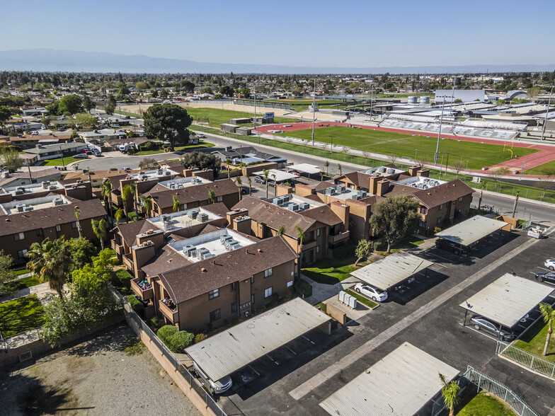 More Photos Of 701 Planz Rd, Bakersfield Apartments For Sale