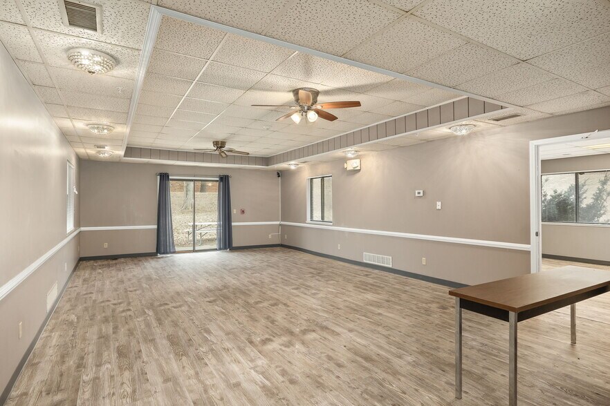 More Photos Of 3919 Messanie St, Saint Joseph Office For Sale