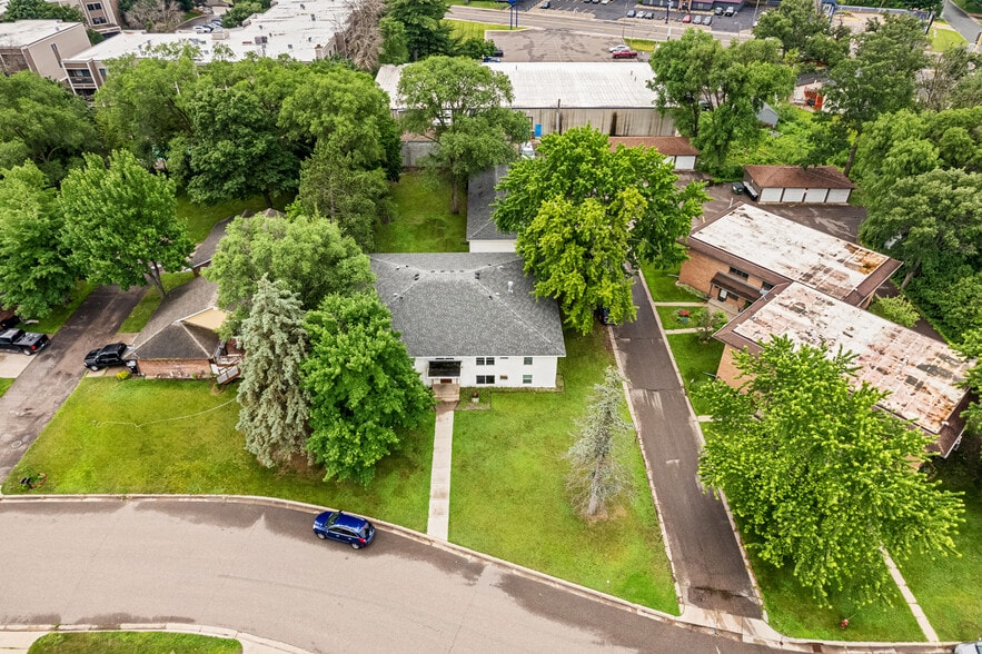 More Photos Of 752 Southview Dr, Anoka Apartments For Sale