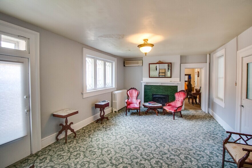 More Photos Of 212 E Main St, Carlinville Office Residential For Sale