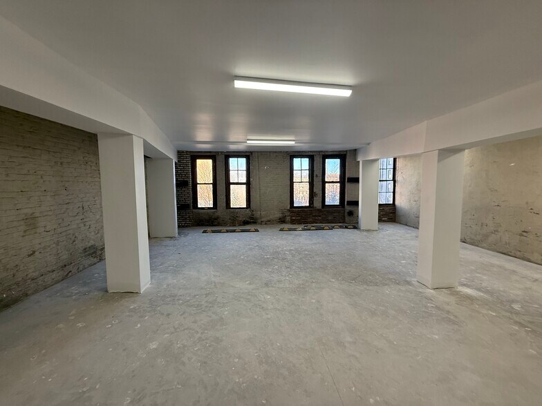More Photos Of 156 E 105th St, New York Specialty For Lease