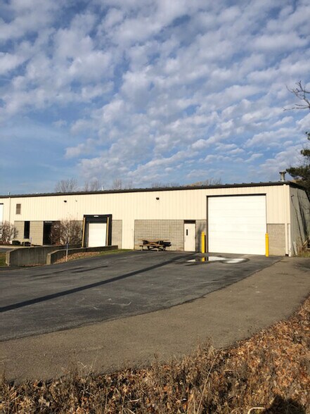 More Photos Of 19 Ransier Dr, West Seneca Light Distribution For Lease