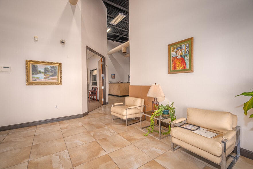 More Photos Of 1901-1923 Windsor Pl, Fort Worth Warehouse For Sale