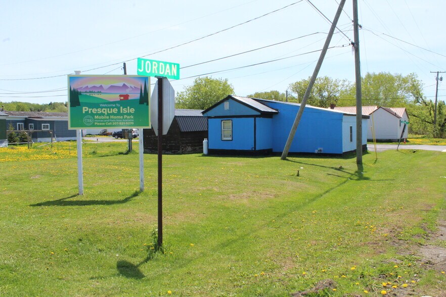 More Photos Of 50 Davis St, Presque Isle Multifamily For Sale