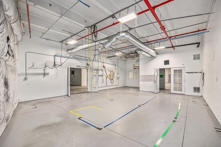 More Photos Of 1475 S Acoma St, Denver Warehouse For Sale