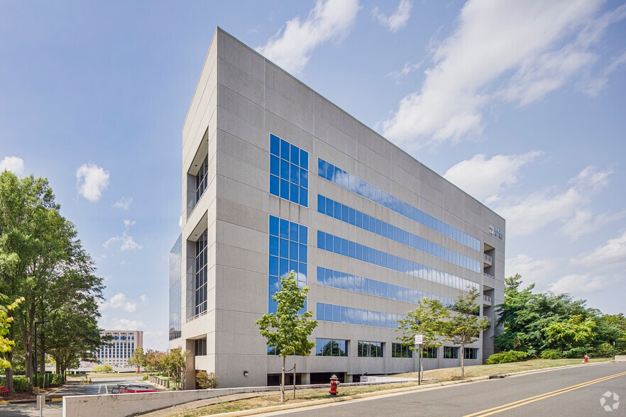 More Photos Of 13755 Sunrise Valley Dr, Herndon Office For Lease