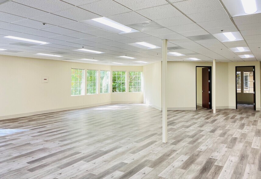 More Photos Of 1291-1295 Oakmead Pky, Sunnyvale Unknown For Lease