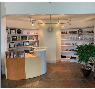 More Photos Of 305 W Silver Spring Dr, Glendale Office For Sale