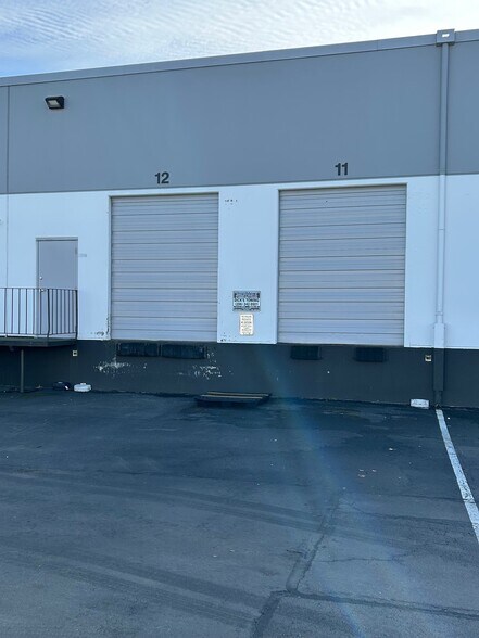 More Photos Of 1071-1083 Andover Park E, Tukwila Warehouse For Lease