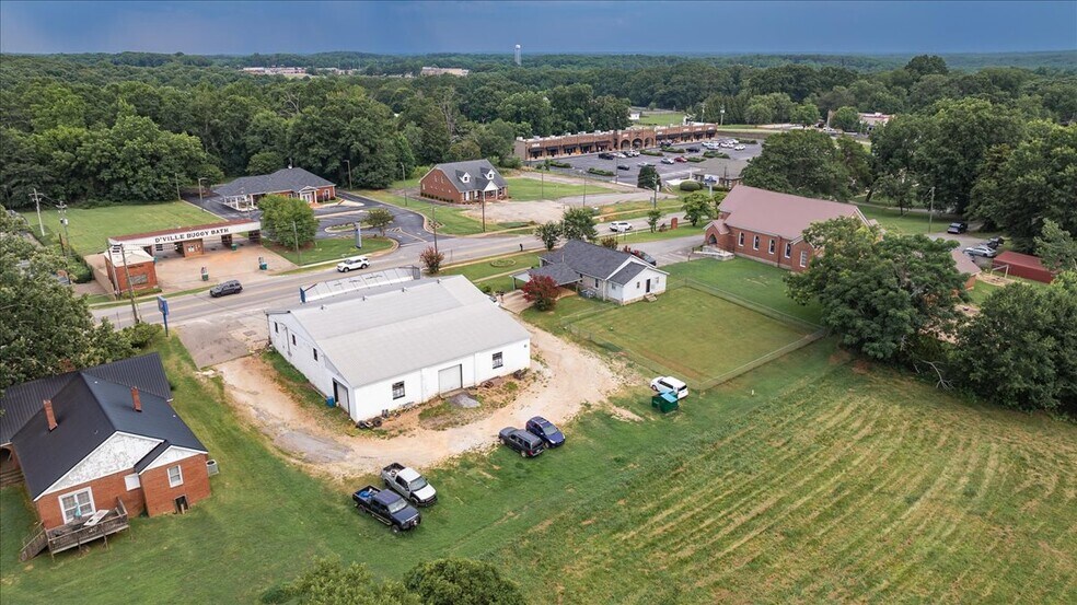 More Photos Of 317 General Daniel Ave N, Danielsville General Retail For Sale
