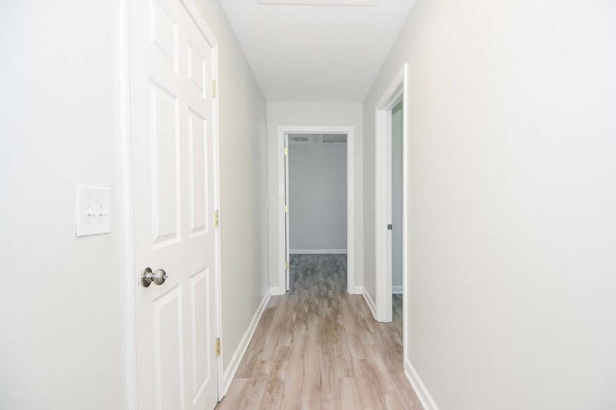 More Photos Of 93-97 Broad St, Middletown Office For Sale