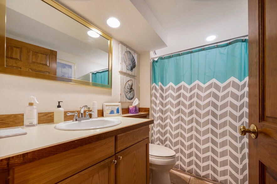 More Photos Of 46 Statue Way, Portsmouth Multifamily For Sale