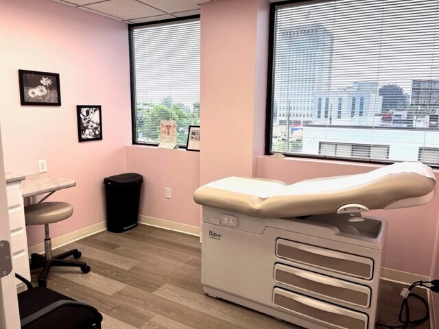 More Photos Of 1650 Elm St, Manchester Medical For Sale