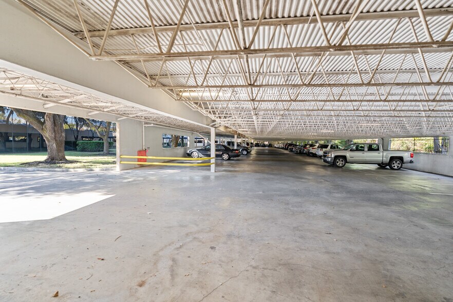 More Photos Of 16420 Park Ten Place Dr, Houston Office Residential For Lease