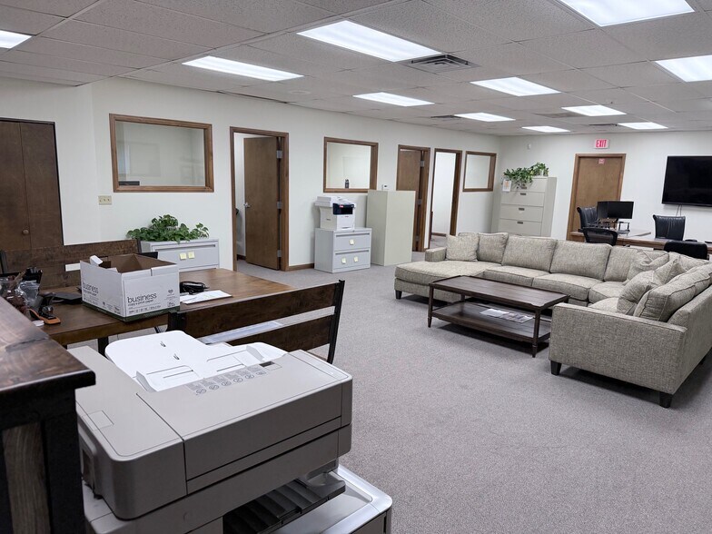 More Photos Of 615 S Barstow St, Eau Claire Office For Lease