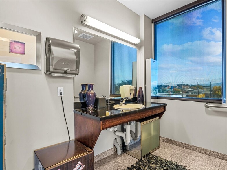 More Photos Of 700 Belford Ave, Grand Junction Loft Creative Space For Sale