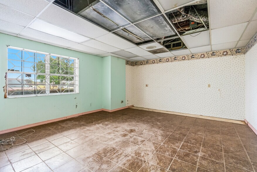 More Photos Of 1635 14th Ave, Vero Beach Office For Lease