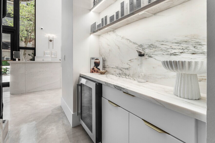 More Photos Of 801 S Olive Ave, West Palm Beach Apartments For Sale