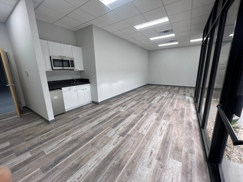 More Photos Of 7901 Canoga Ave, Canoga Park Warehouse For Lease