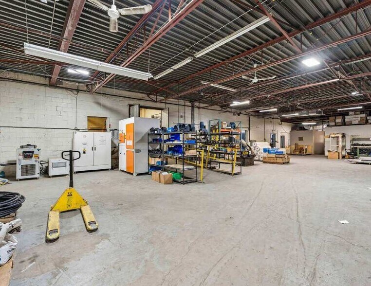 More Photos Of 51 Covington St, Hamilton Warehouse For Sale