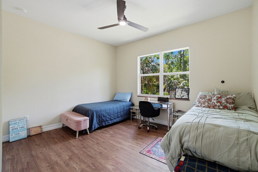 More Photos Of 4120 3rd Ave NW, Naples Apartments For Sale
