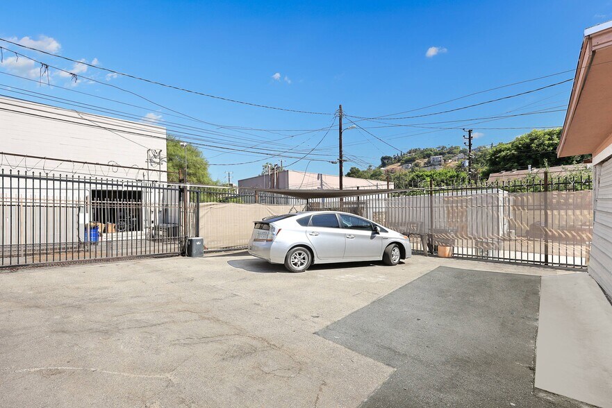 More Photos Of 2709 W Avenue 34, Los Angeles Storefront Retail Residential For Sale