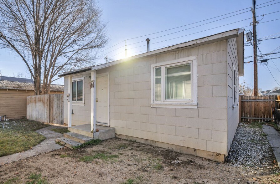 More Photos Of 1947-1949 H St, Sparks Apartments For Sale