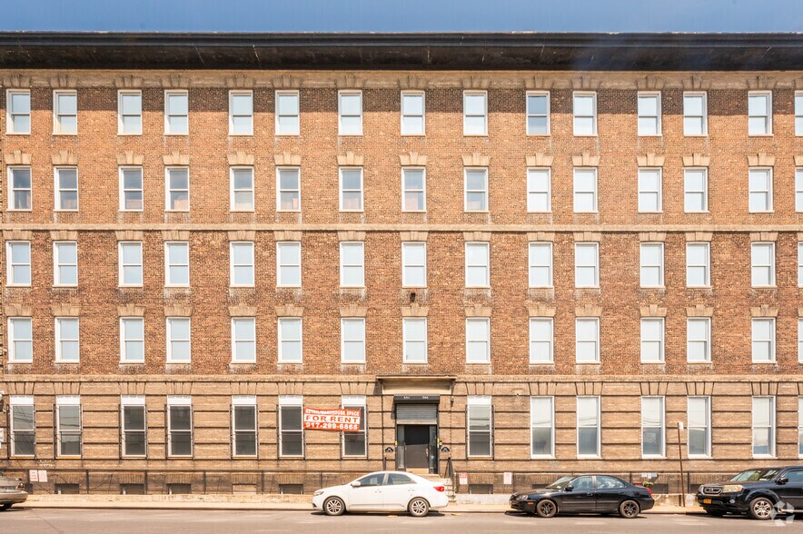More Photos Of 550-560 Barry St, Bronx Industrial For Sale