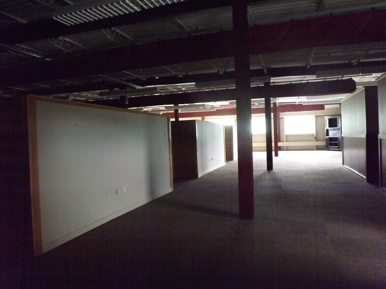 More Photos Of 700 Hepburn St, Milton Showroom For Lease