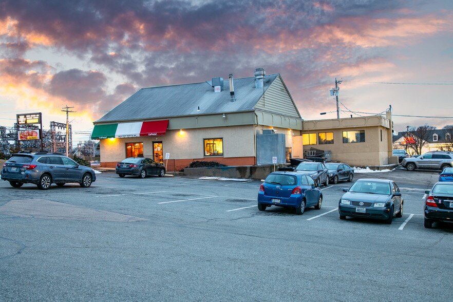 More Photos Of 26-28 Old Tower Hill Rd, Wakefield Restaurant For Sale